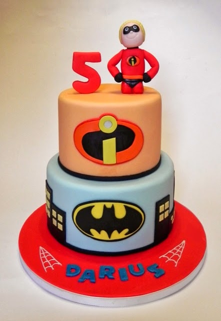 TORTA per un SUPEREROE (perchè come dice David “WE CAN BE HEROES, JUST FOR ONE DAY”)